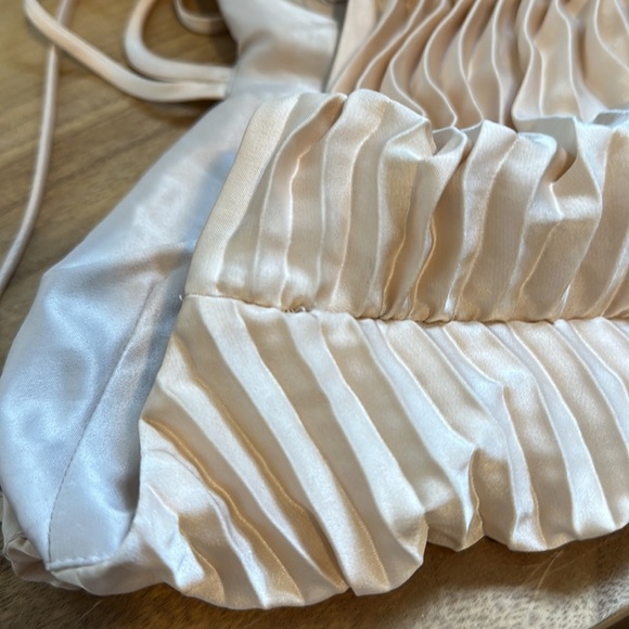 A.L.C. Ari Pleated Crop Top - Picture 13 of 14